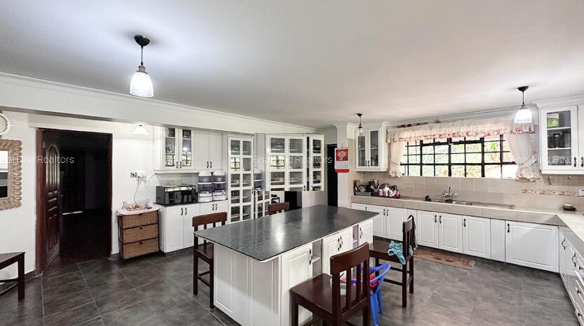 5 Bed House with En Suite in Kitisuru - 11