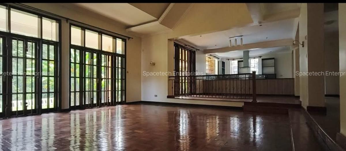 4 Bed Townhouse with En Suite in Rosslyn - 6