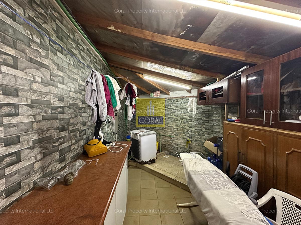 6 Bed Townhouse in Westlands Area - 20