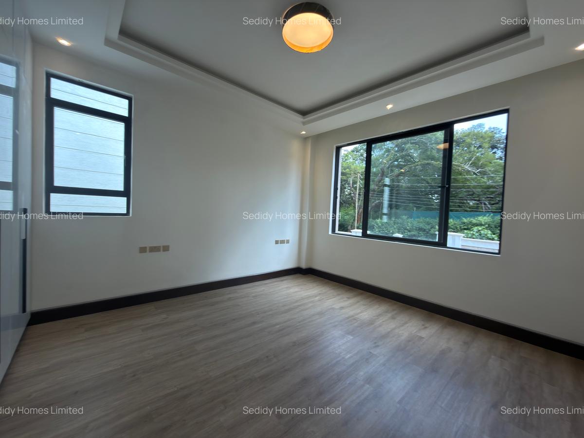 6 Bed Villa with En Suite in Kitisuru - 19