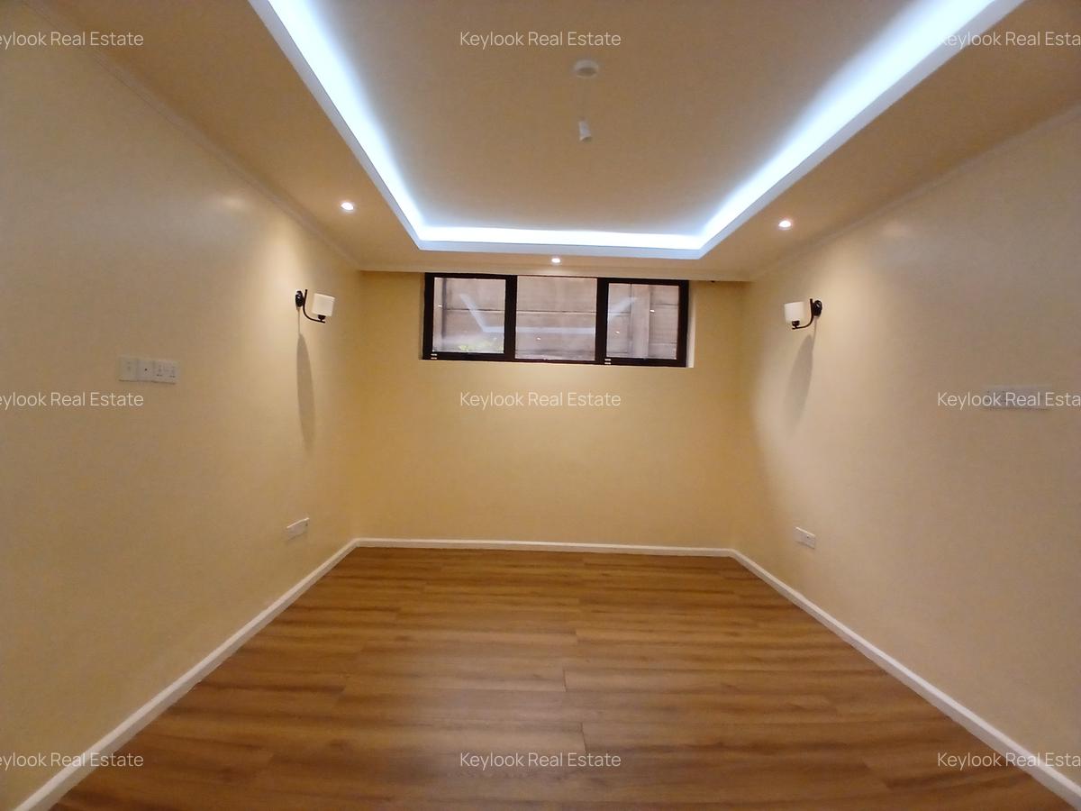 4 Bed Townhouse with En Suite at Lavington - 6