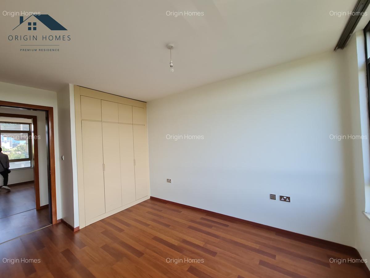 3 Bed Apartment with En Suite at Parklands Road - 14