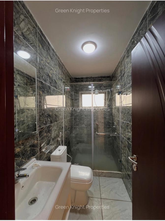 5 Bed Townhouse with En Suite in Lavington - 17