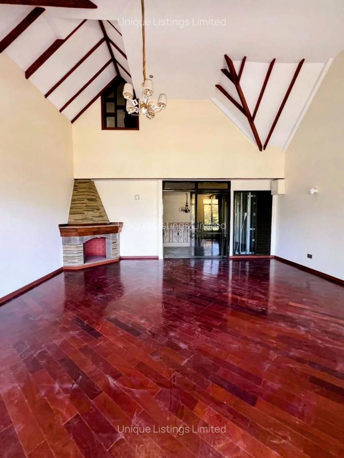 5 Bed Townhouse with En Suite in Lavington - 3