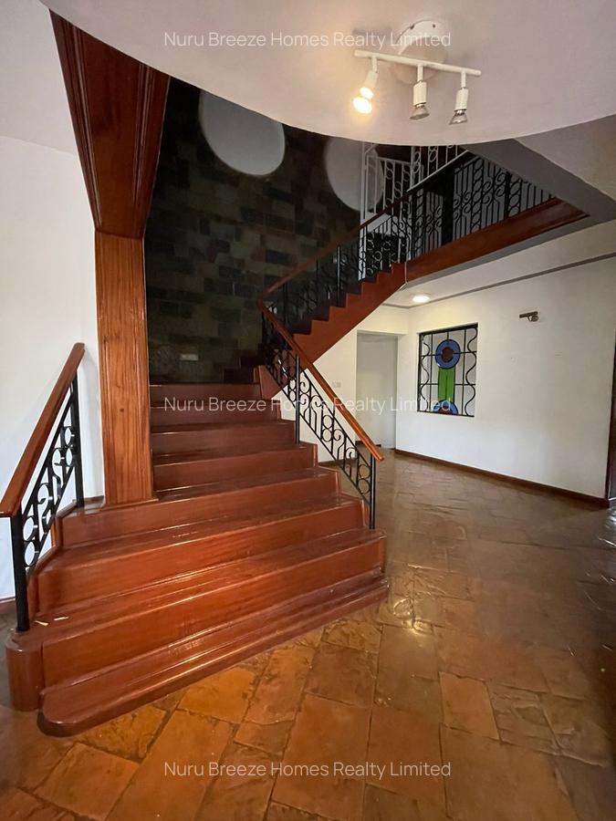 5 Bed House with En Suite in Runda - 5