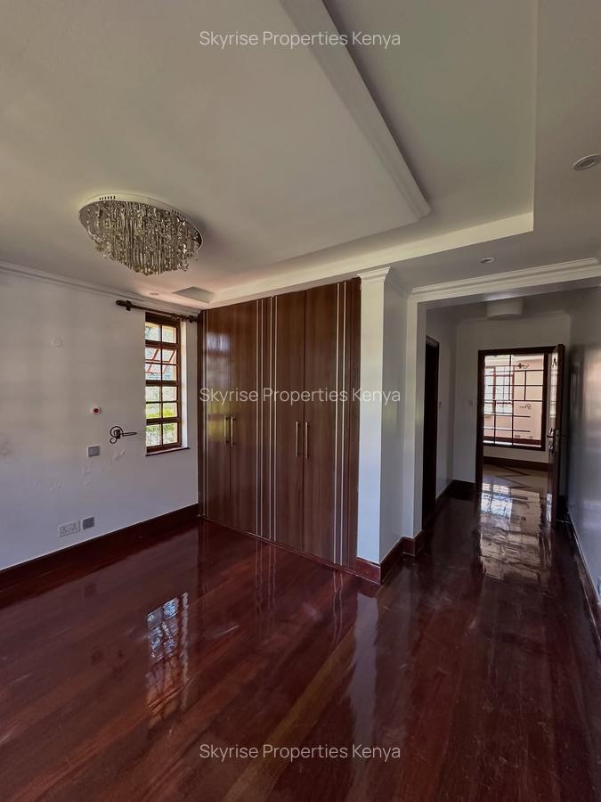 5 Bed House with En Suite in Runda - 17