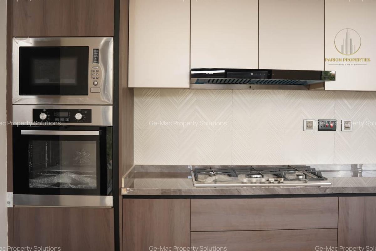 5 Bed House with En Suite in Runda - 7