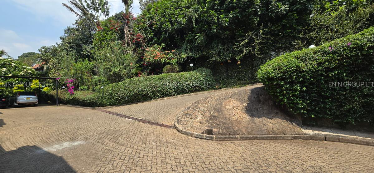 5 Bed Townhouse with En Suite at Nyari Central - 17