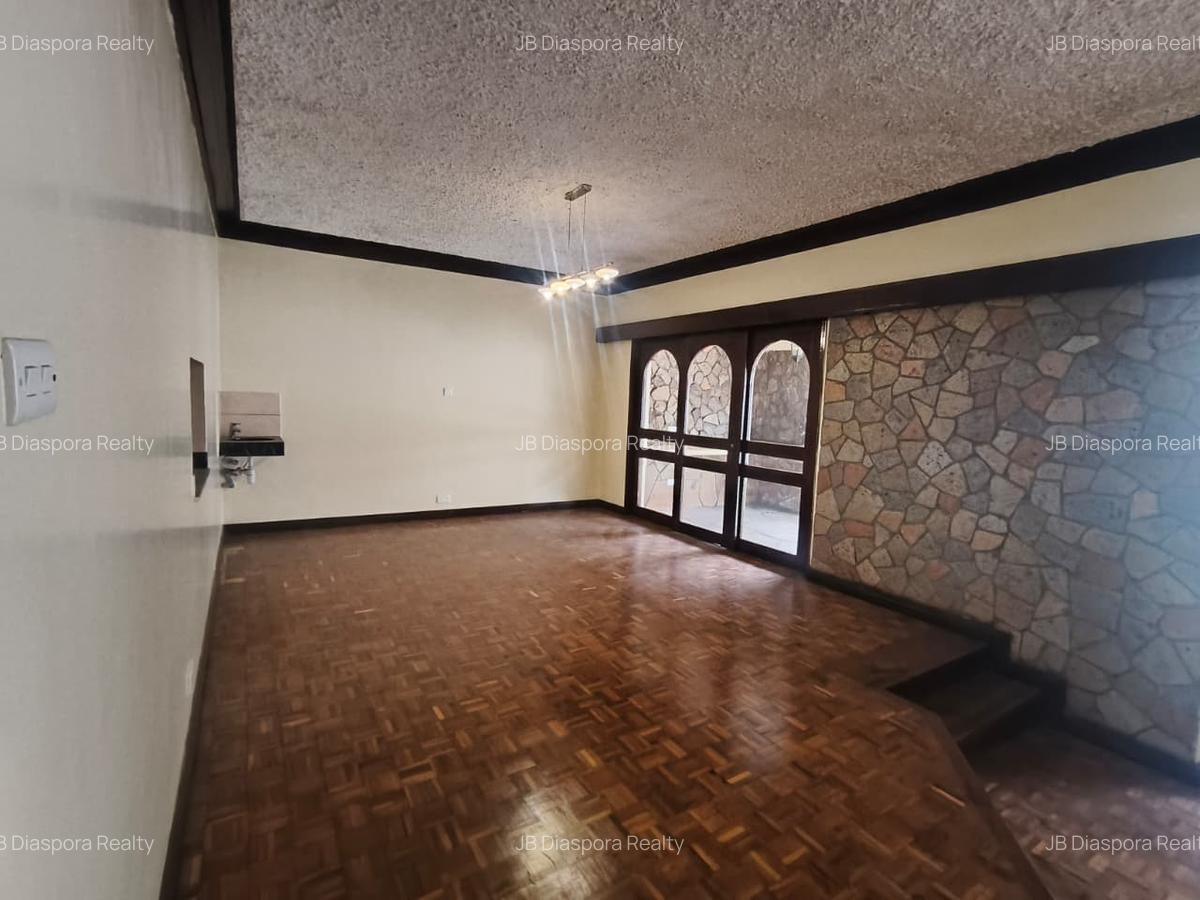 5 Bed Apartment with Staff Quarters at 2Nd Parklands - 12