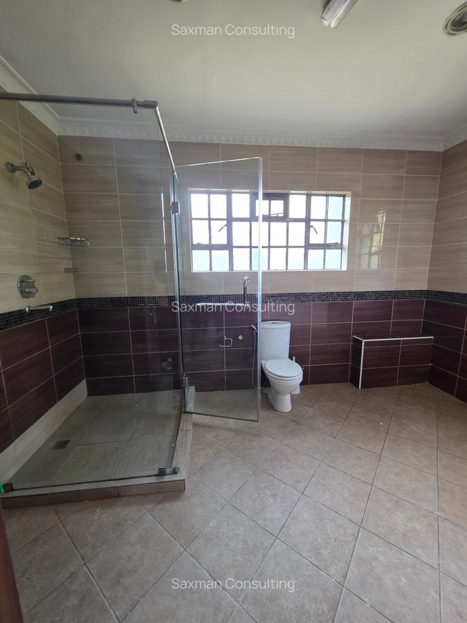 4 Bed House with En Suite in Runda - 15