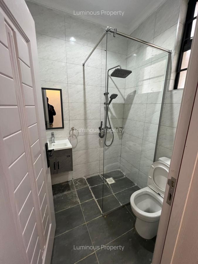4 Bed House with En Suite at Membley - 8