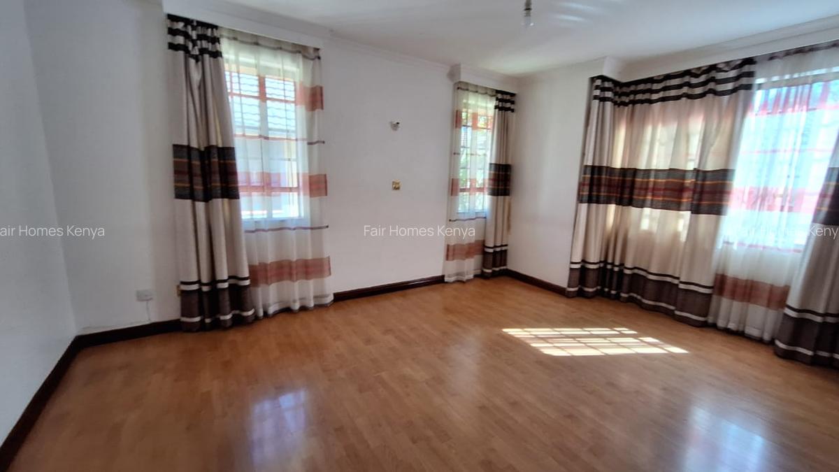4 Bed Townhouse with En Suite at Lavington Green - 8