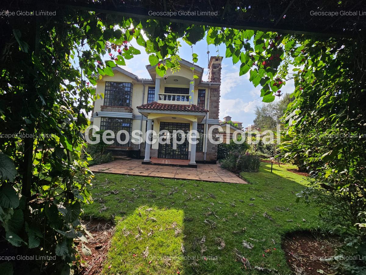 4 Bed House with En Suite in Rosslyn - 1