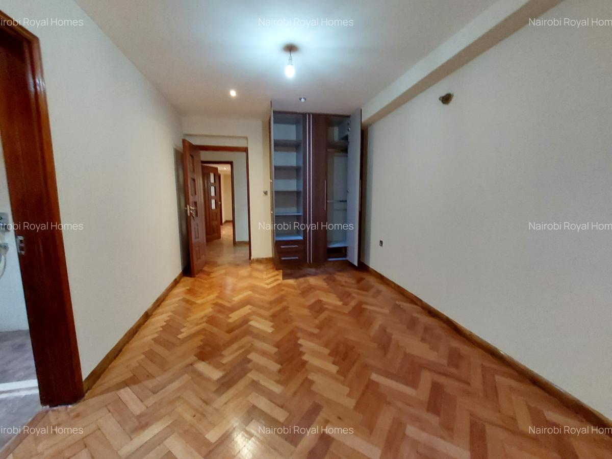 5 Bed Townhouse with En Suite at Lavington Road 66 - 15