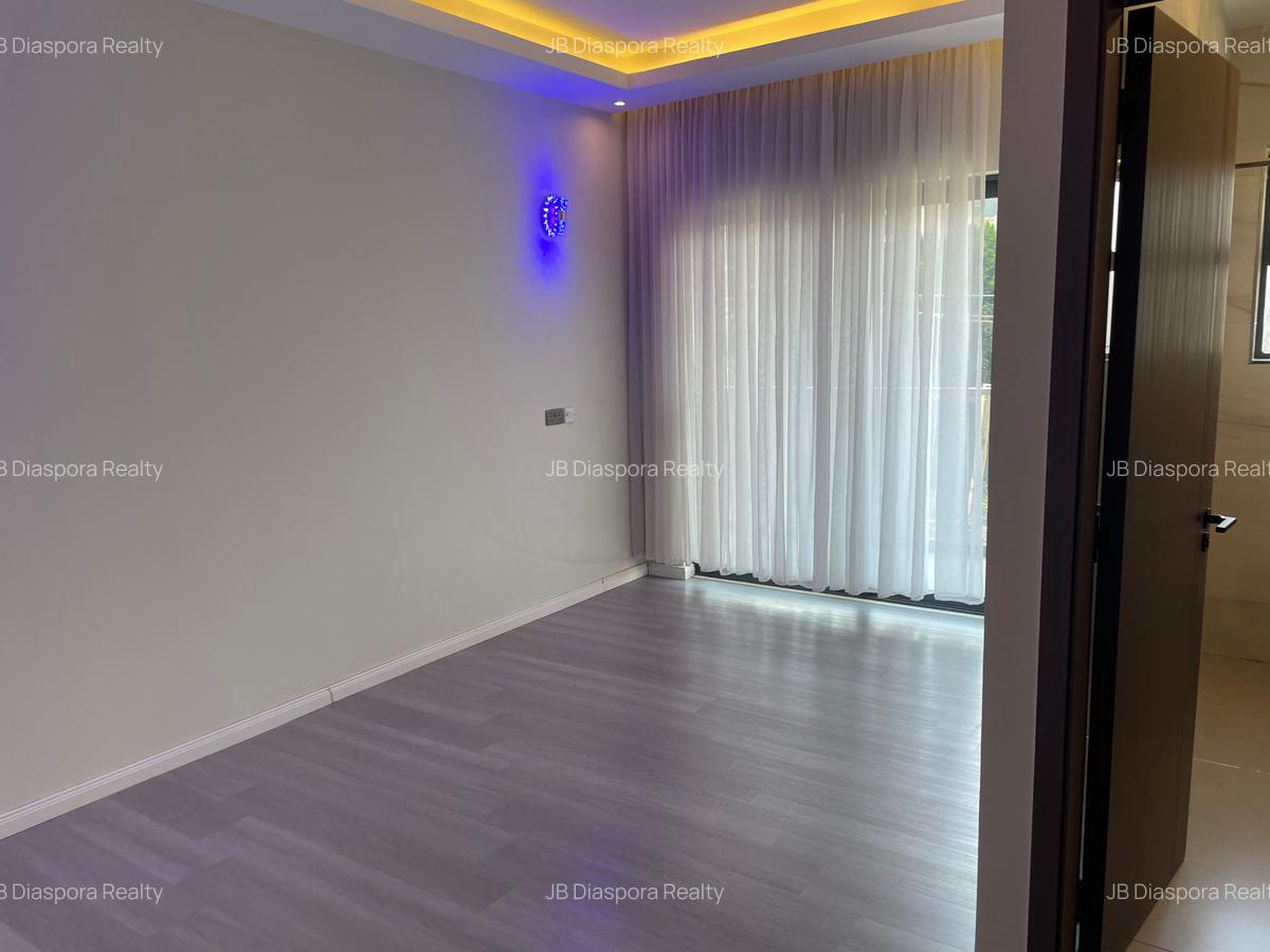 3 Bed Apartment with En Suite at 2Nd Parklands Avenue - 6