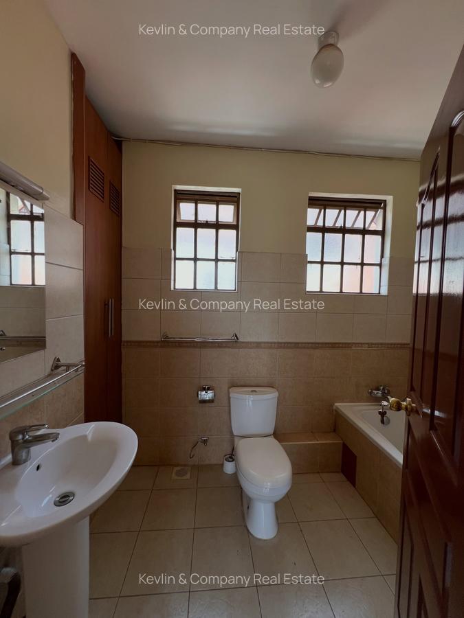4 Bed Townhouse with En Suite in Lavington - 16