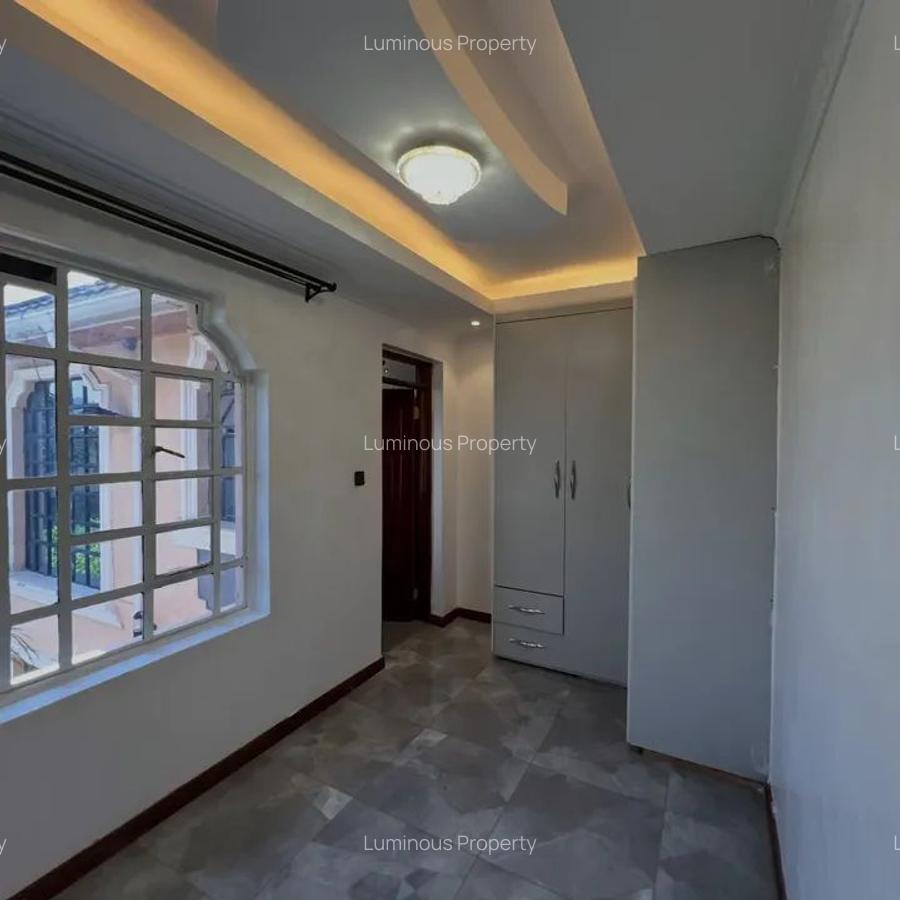 5 Bed House with En Suite at Runda - 12