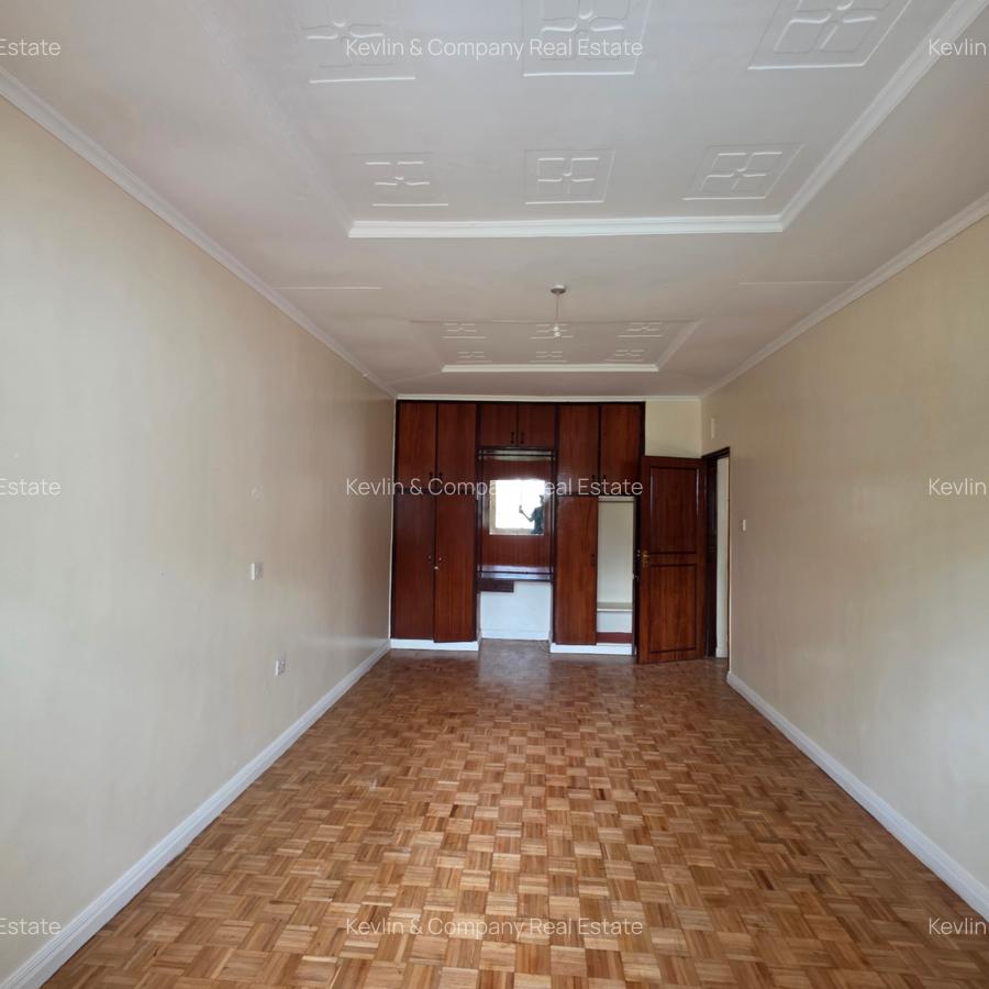 4 Bed Townhouse with En Suite in Lavington - 18