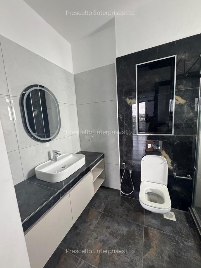 3 Bed Apartment with En Suite at Off Links Road - 6