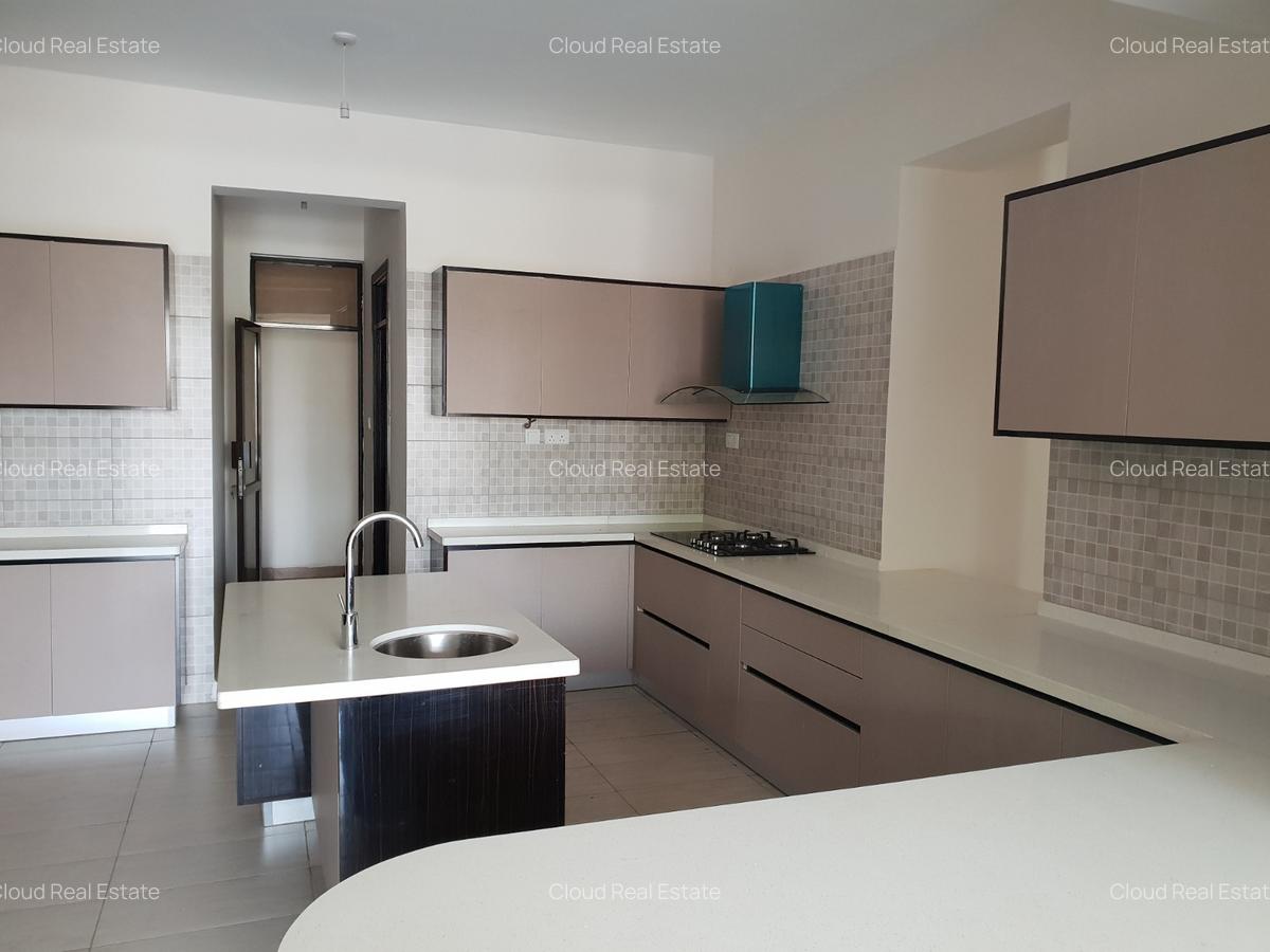 3 Bed Apartment with En Suite in Westlands Area - 17