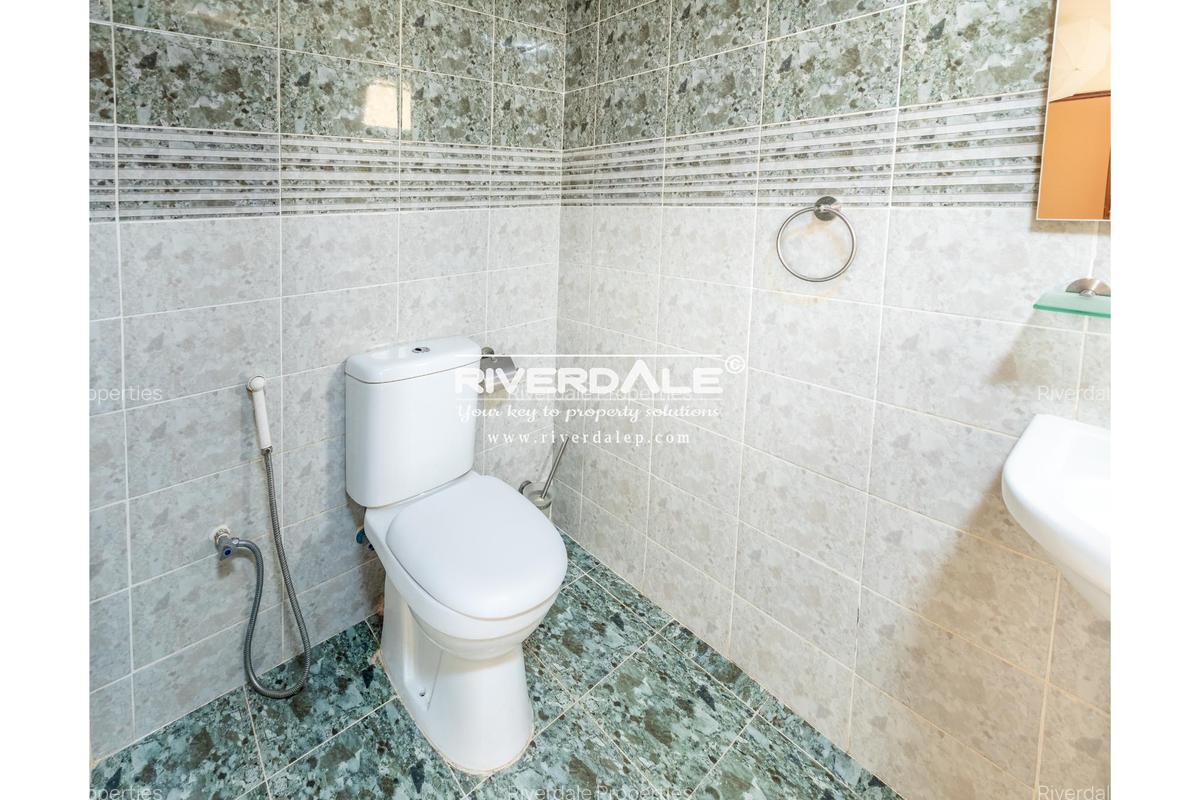 3 Bed Apartment with En Suite in Kilimani - 11