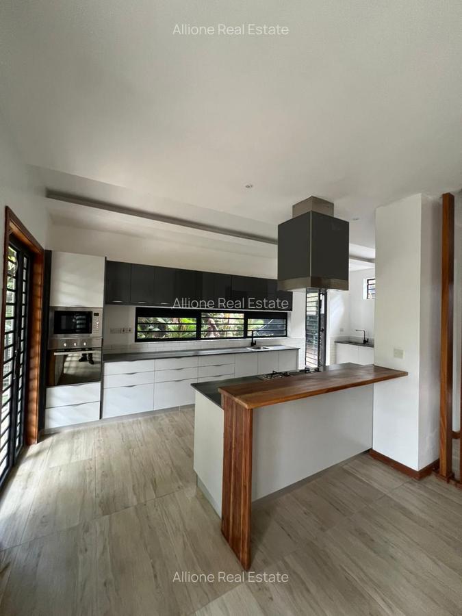3 Bed House in Nyari - 10