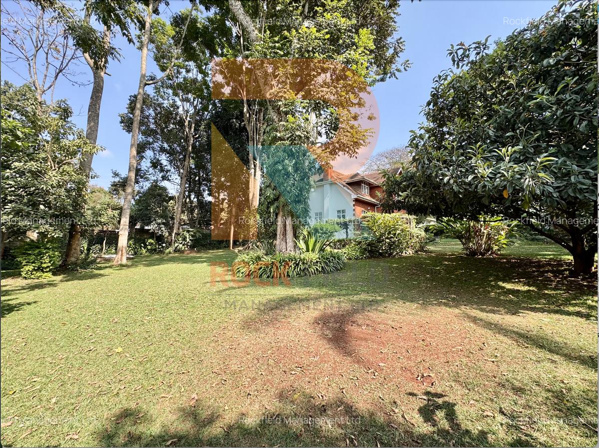 5 Bed Townhouse with En Suite in Rosslyn - 1