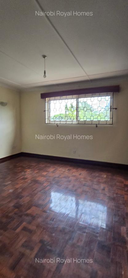 4 Bed Townhouse with En Suite at Lavington Off Convent Drive - 13