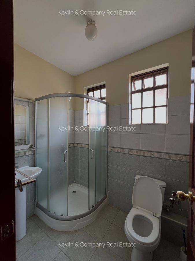 4 Bed Townhouse with En Suite in Lavington - 9