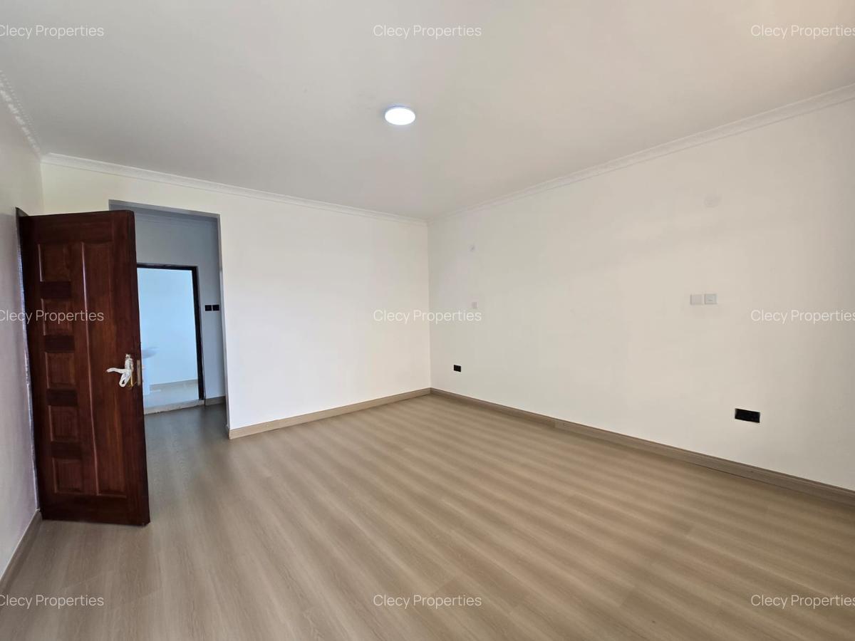 5 Bed House with En Suite at Tola - 12