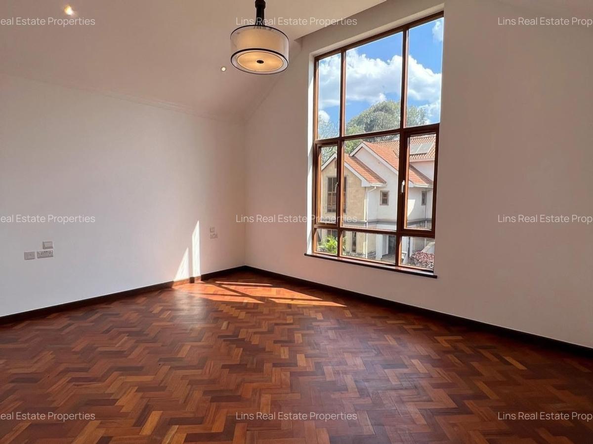 5 Bed Townhouse with En Suite in Lavington - 5