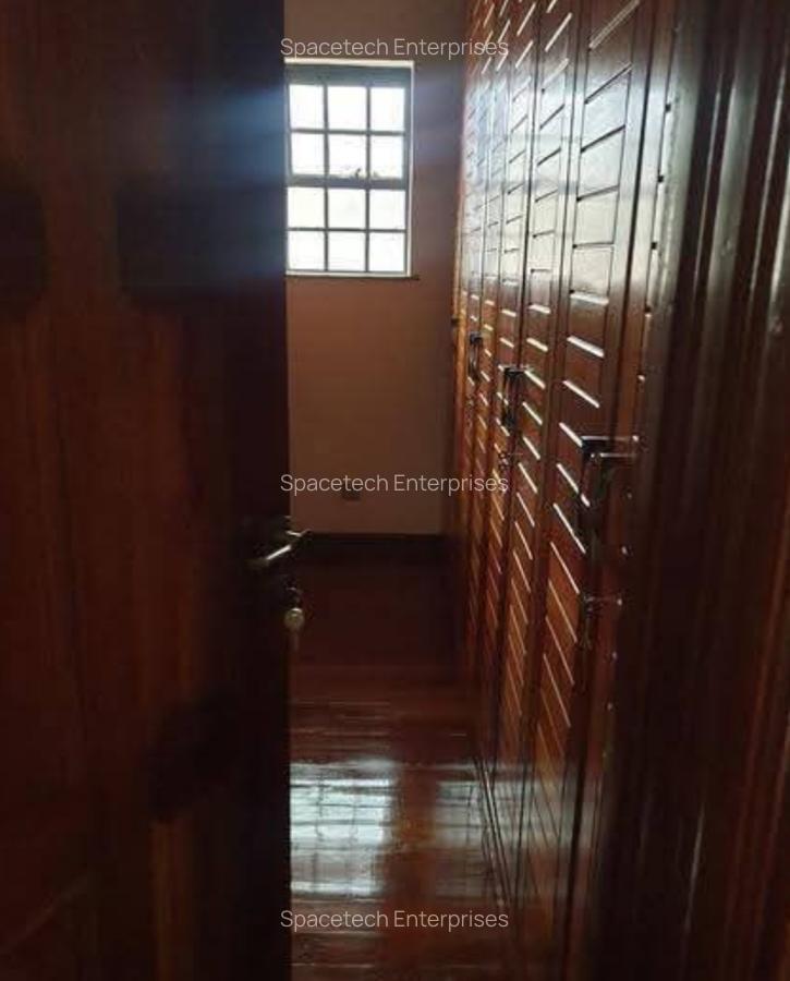 4 Bed Townhouse with En Suite in Spring Valley - 13