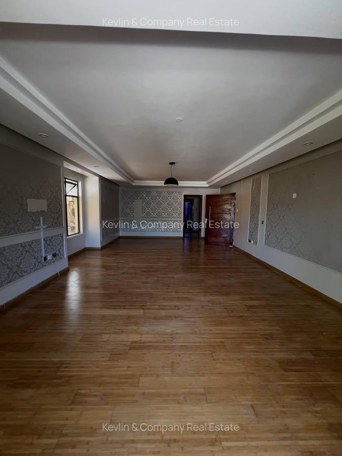 5 Bed Townhouse with En Suite in Lavington - 2