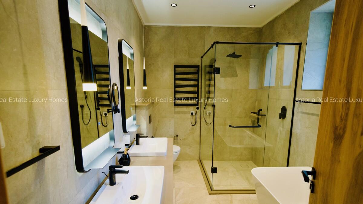 3 Bed Apartment with En Suite at 2026-301 - 19