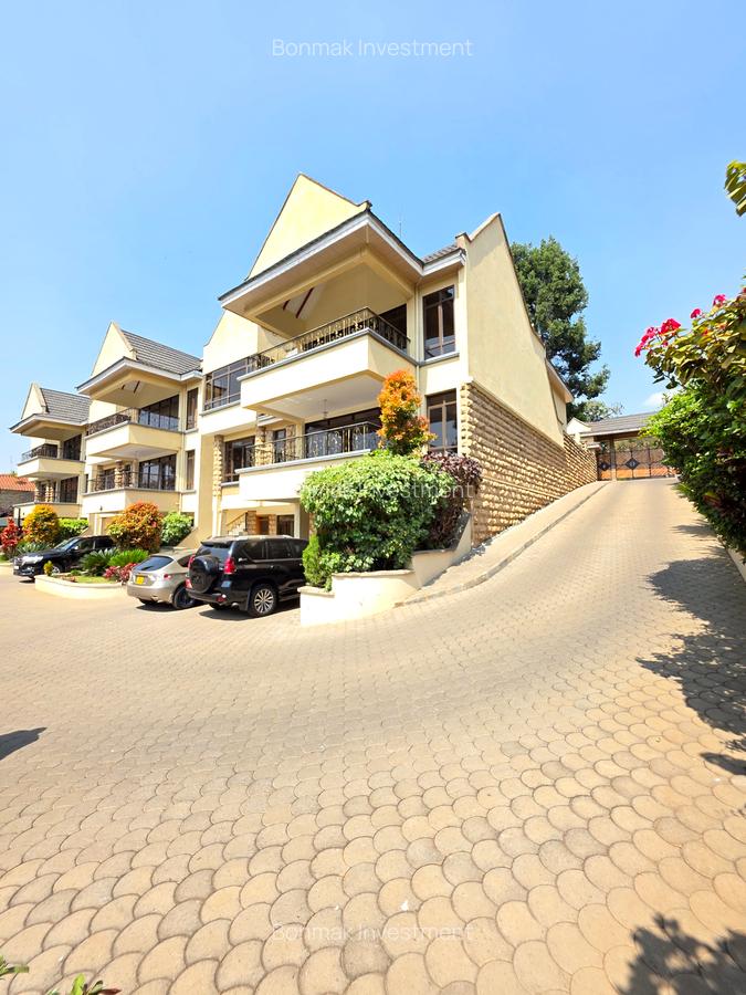 5 Bed Townhouse with En Suite at Convent Drive - 3