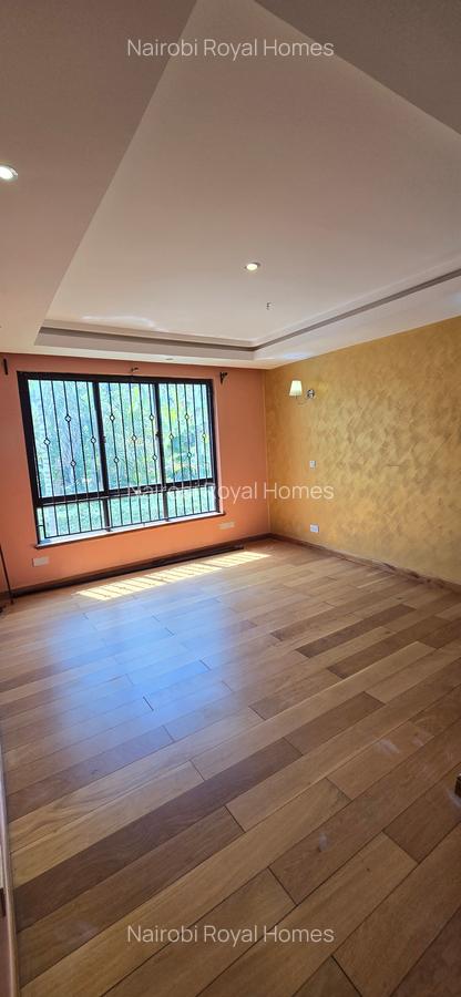 5 Bed Townhouse with En Suite at Lavington Green - 17