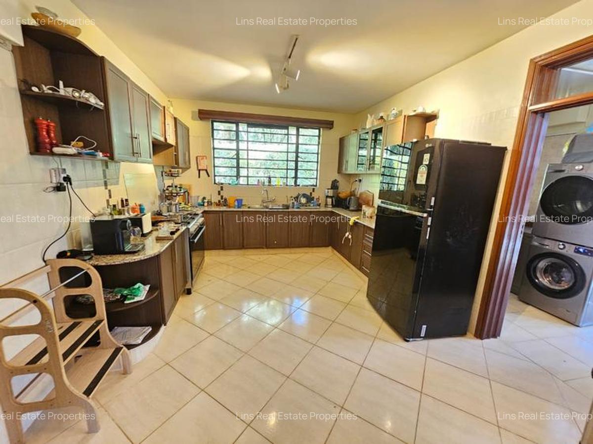 4 Bed Townhouse with En Suite in Rosslyn - 18