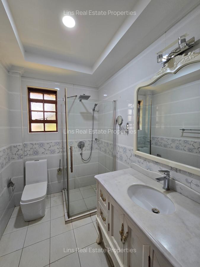 5 Bed House with En Suite in Runda - 10