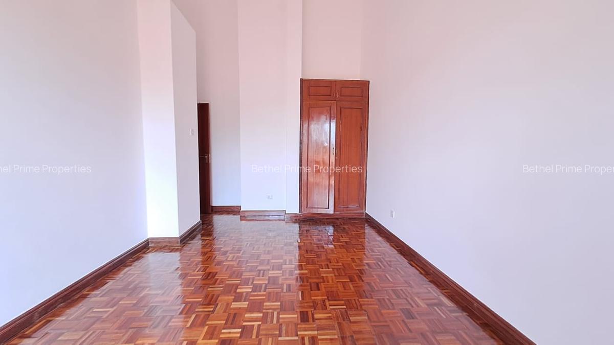 4 Bed Townhouse with En Suite in Spring Valley - 10