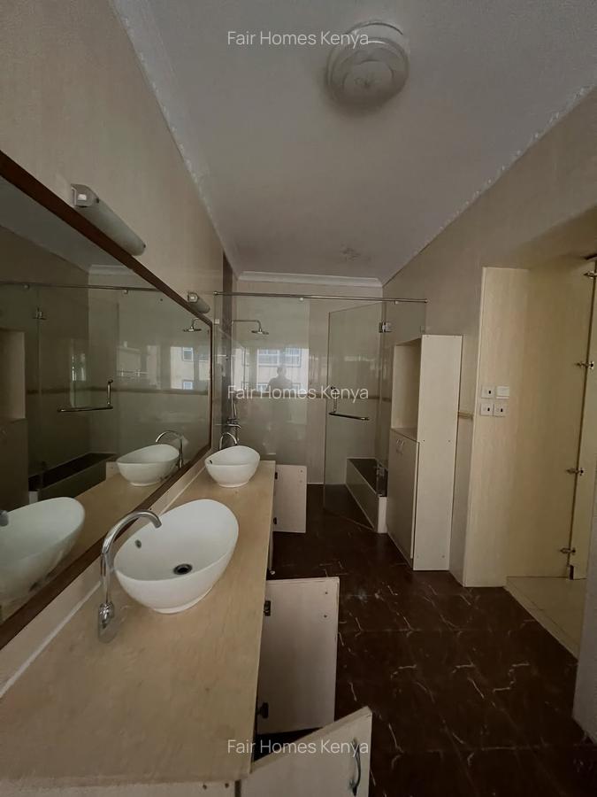 4 Bed Townhouse with En Suite at Riverside Drive - 14