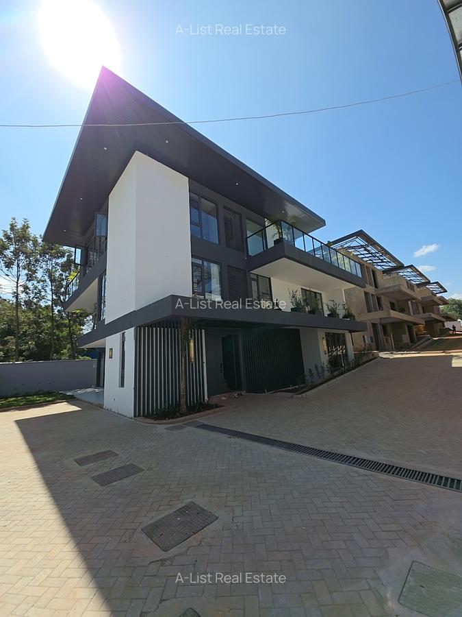 5 Bed Villa with En Suite at Jacaranda Avenue - 2