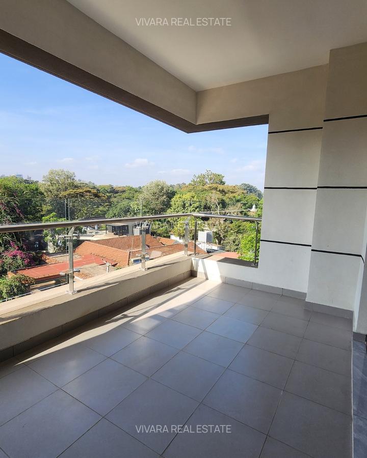 3 Bed Apartment with En Suite in Riverside - 18