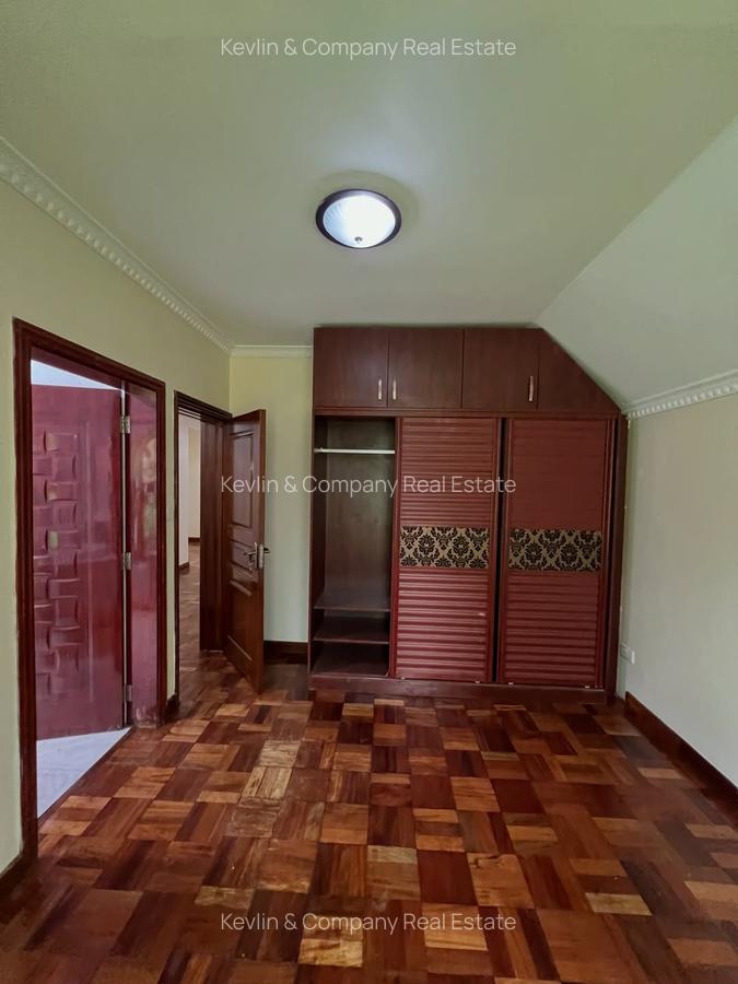 5 Bed Villa with En Suite in Lavington - 2