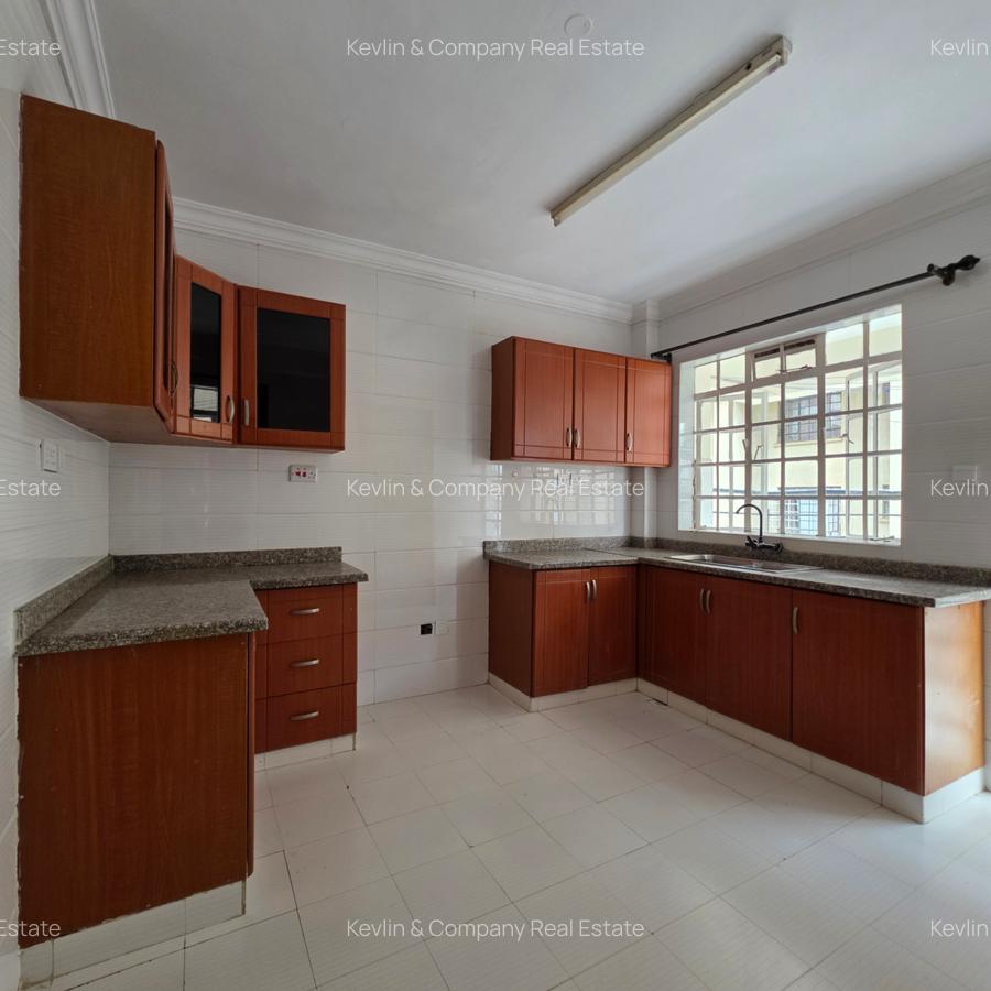 3 Bed Apartment with En Suite in Lavington - 4