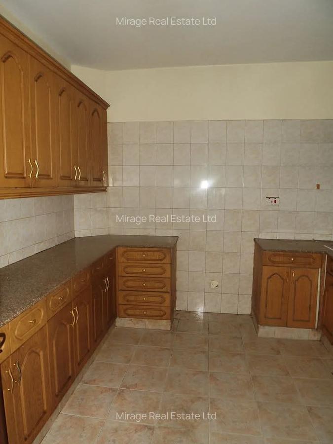 3 Bed Apartment with Swimming Pool in Kilimani - 19