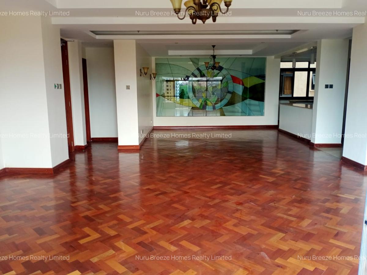 4 Bed Apartment with En Suite in Riverside - 2