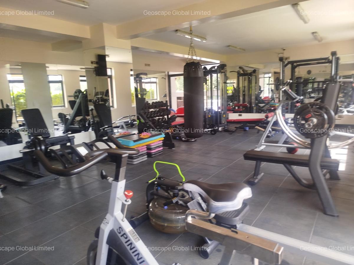 4 Bed Apartment with En Suite in Riverside - 2