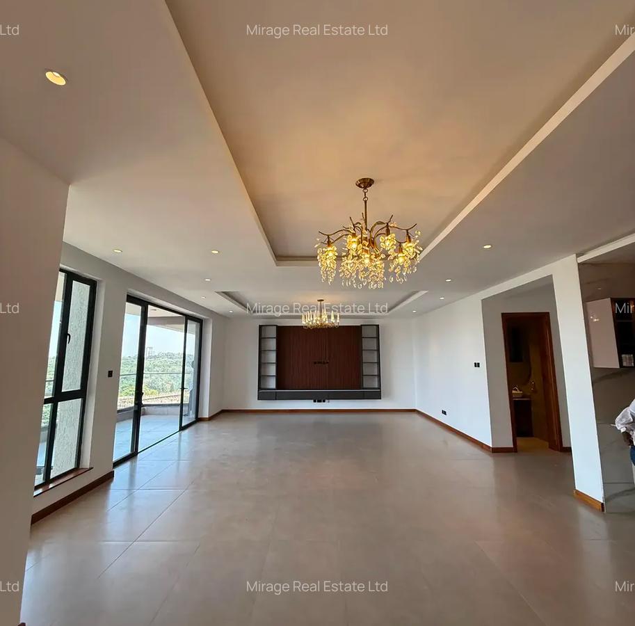 4 Bed Apartment with En Suite in Riverside - 17