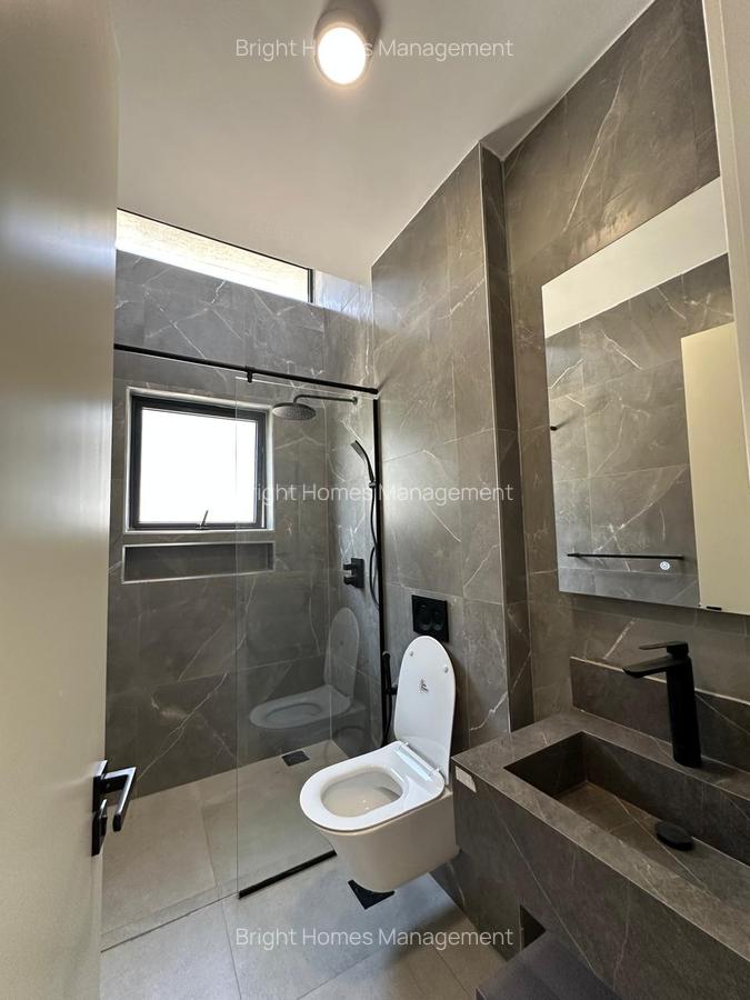 5 Bed Villa with En Suite in Runda - 10