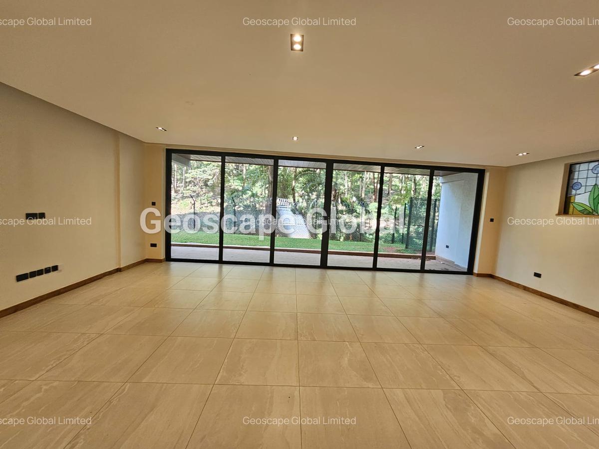 4 Bed Apartment with En Suite in Spring Valley - 8